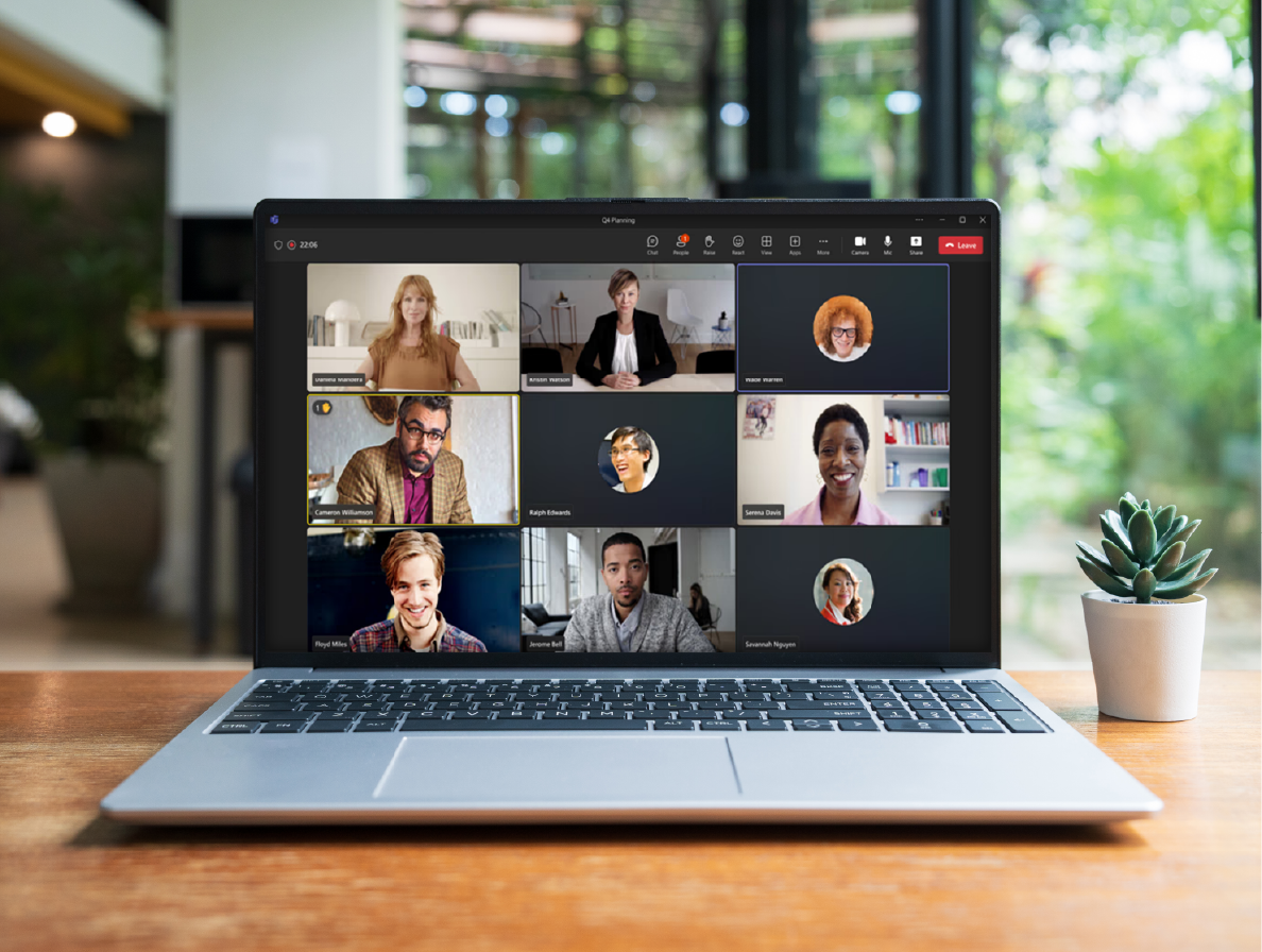 Laptop showing a TEAMS meeting